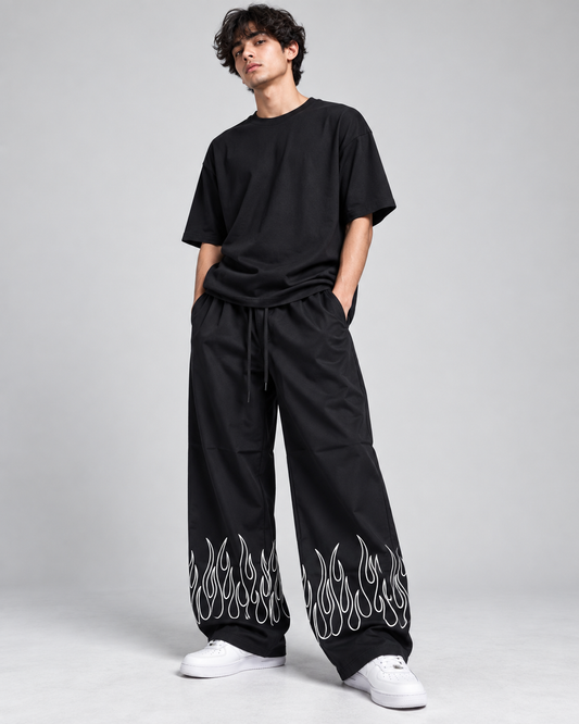 Fire Baggy Pant Black - model wearing
