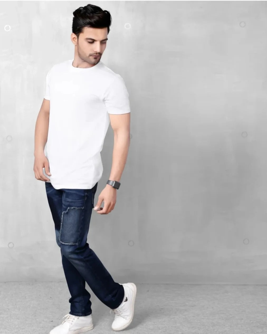 WHITE T.SHIRT
